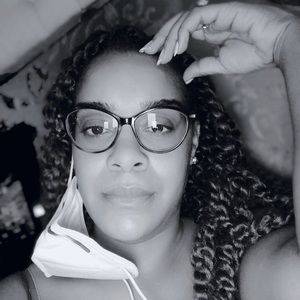 Meet your Posher, Angelique